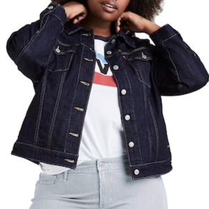 🤩NWOT Levi’s jean jacket🤩